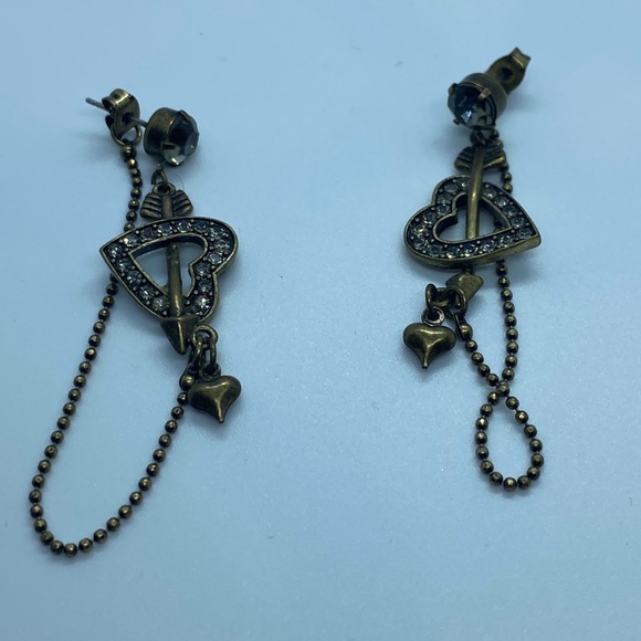 Betsey Johnson heart and Arrow pierced earrings - Picture 2 of 2